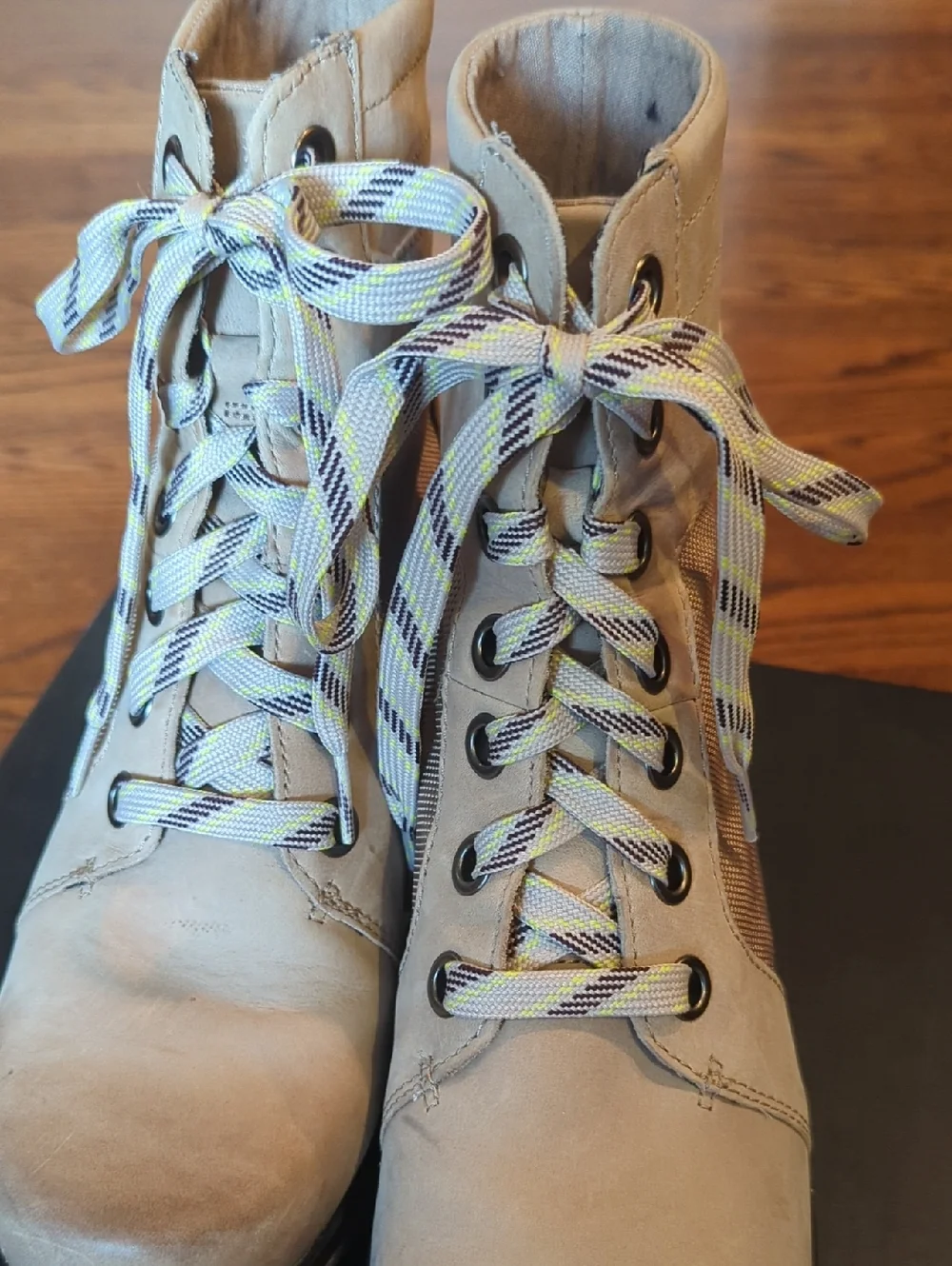 Sorel Joan Of Arctic Wedge III Lexi Waterproof Hiker Boots Taupe Neutral Sz 9